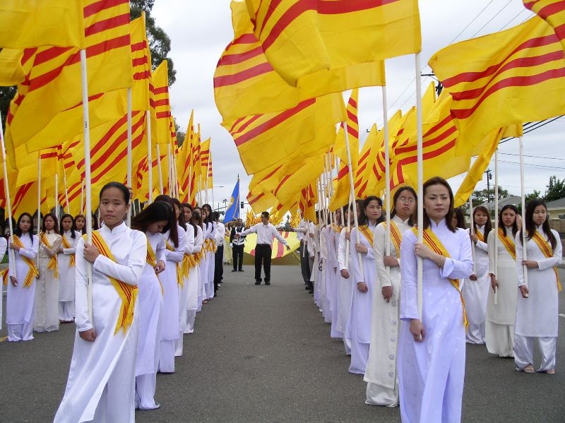 aodaiLittle Saigon Tet Parade