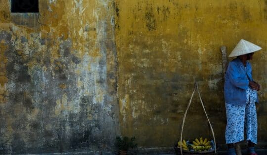 Nguoi ban chuoi Le Hoang Unsplash 540x315
