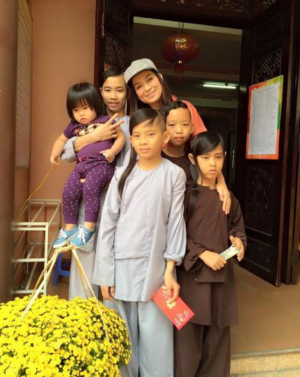phinhungbichngoc1
