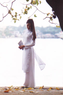 Mùa Thu Áo Trắng
