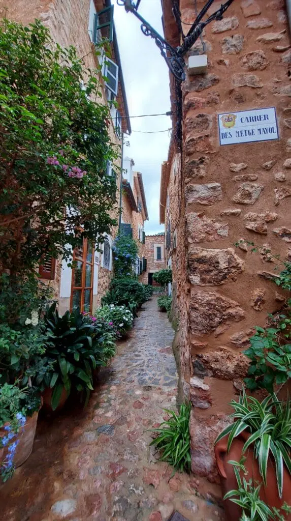 HemnhoMallorca 573x1024