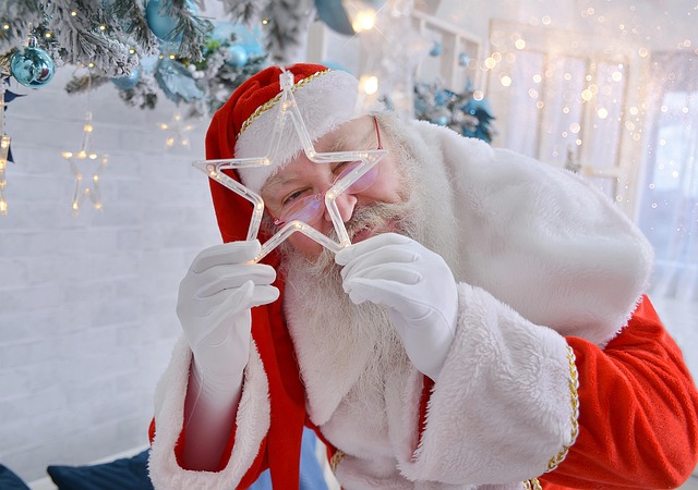 santa claus 8290285 640