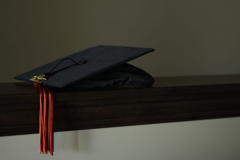 graduation g910e1ac6b 1920 780x520