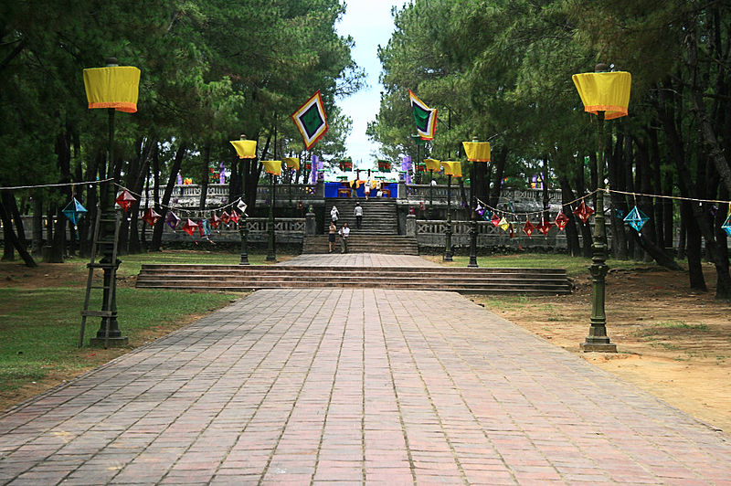 800px Dan Nam Giao Hue 1
