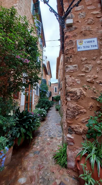 HemnhoMallorca 573x1024