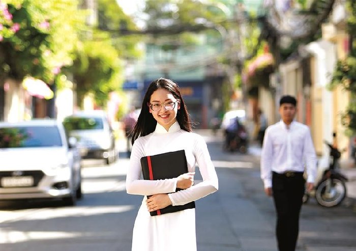 lehuu namngonoichuyenhoangthingo mh