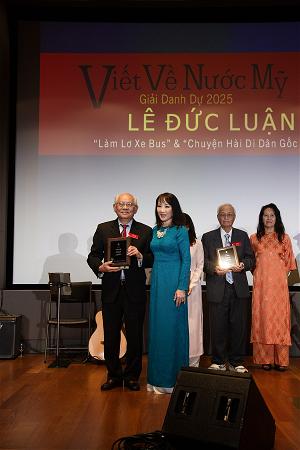 tg le duc luan nhan giai danh du vvnm 2025 tu giam khao khoi an